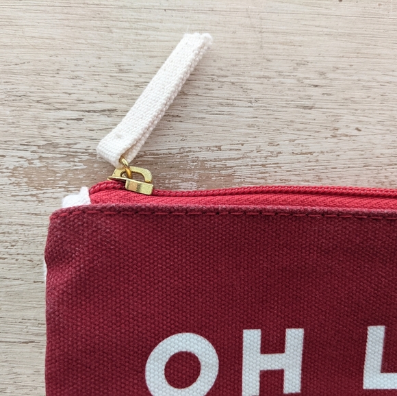 LIKE NEW! CLARINS Christmas 🎄 Theme Makeup Bag - Picture 6 of 13